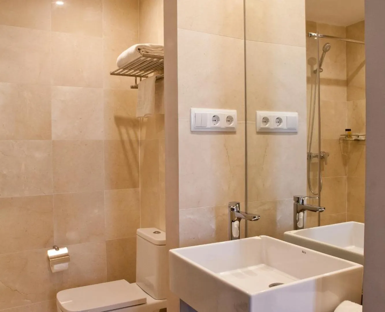 May Ramblas Hotel